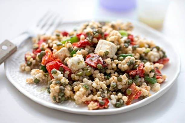 Tomaten parelcouscous met witte kaas