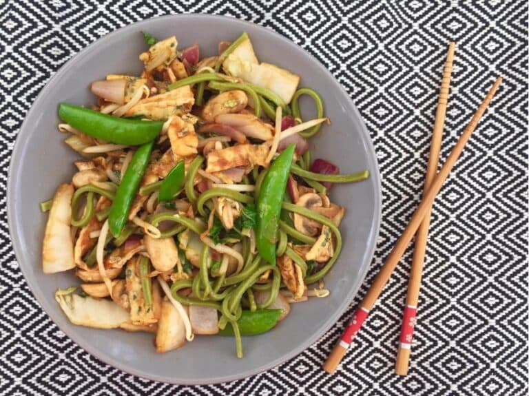 Vegetarisch wokgerecht met sugarsnaps